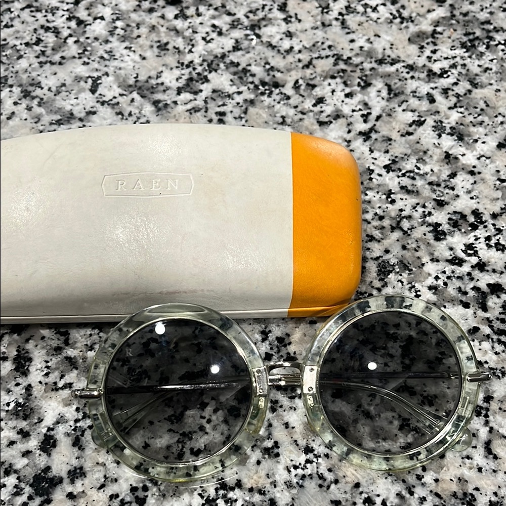 Raen Nomi Round Sunglasses with Case